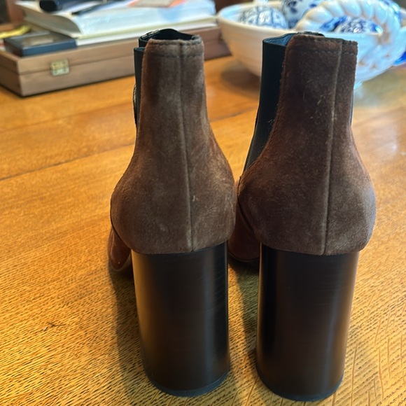 Brown suede Tods bootie - Picture 4 of 4
